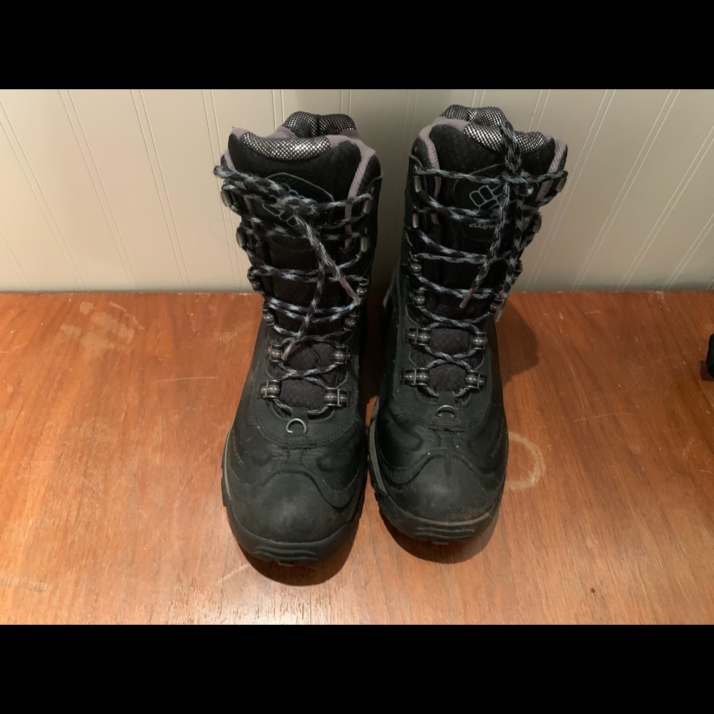 Columbia omniheat boots size 8.5